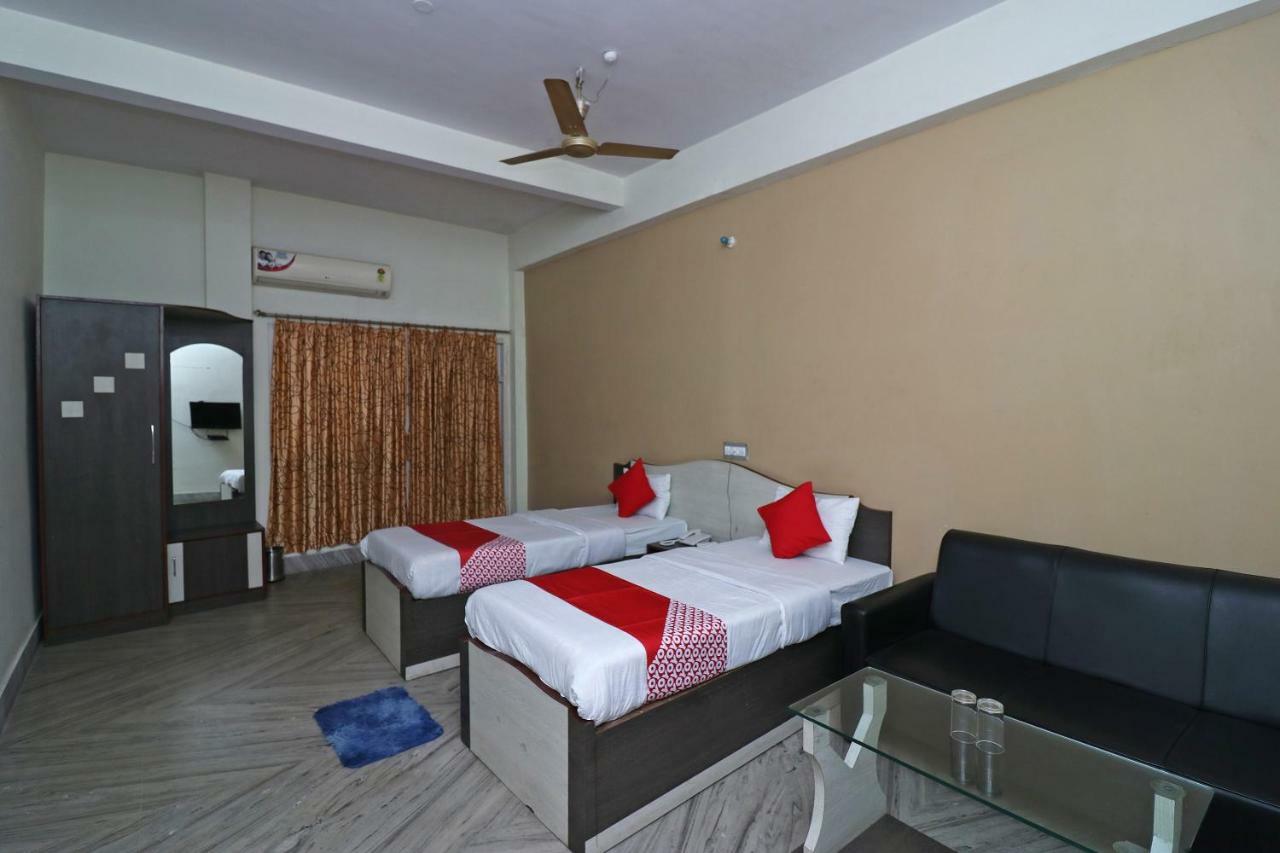 Oyo 37989 Hotel Debarshi Bānkura Cameră foto