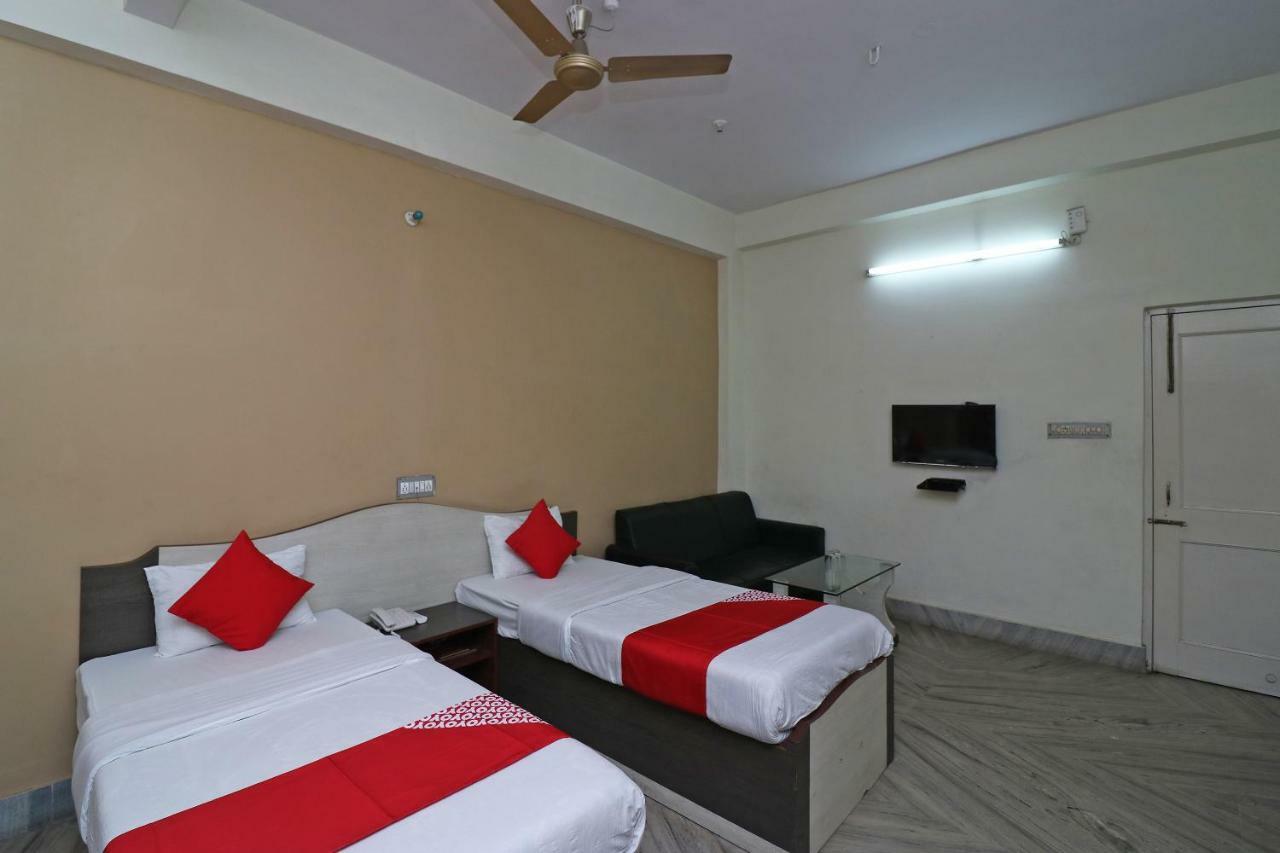 Oyo 37989 Hotel Debarshi Bānkura Cameră foto